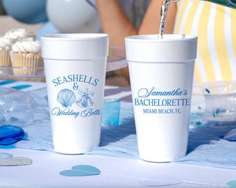 Vasos de espuma con conchas marinas y campanas de boda, vasos de poliestireno para despedidas de soltera en la playa, recuerdos de despedida de soltera con temática costera.