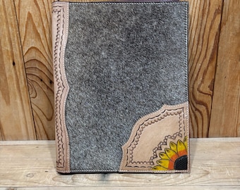 ¡Cuaderno con diseño de girasol y detalles de piel de vaca!