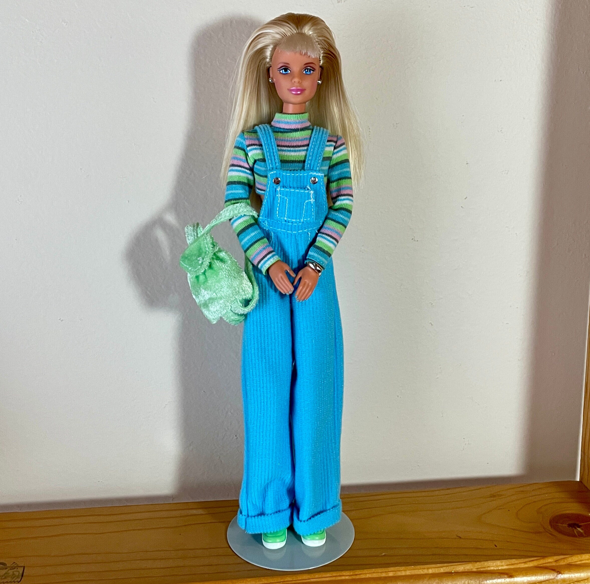 Cool blue barbie 1997 deals