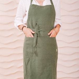 Linen apron personalized name apron embroidery. Customized apron for women and men. Embroidered apron with pockets. Cooking apron. Green