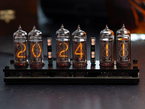 ニキシー管時計 NIXIE CLOCK IN-14 6桁 ケース付き IN-14 6- Digits Nixie Clock. Carbon Fiber Case. With Installed