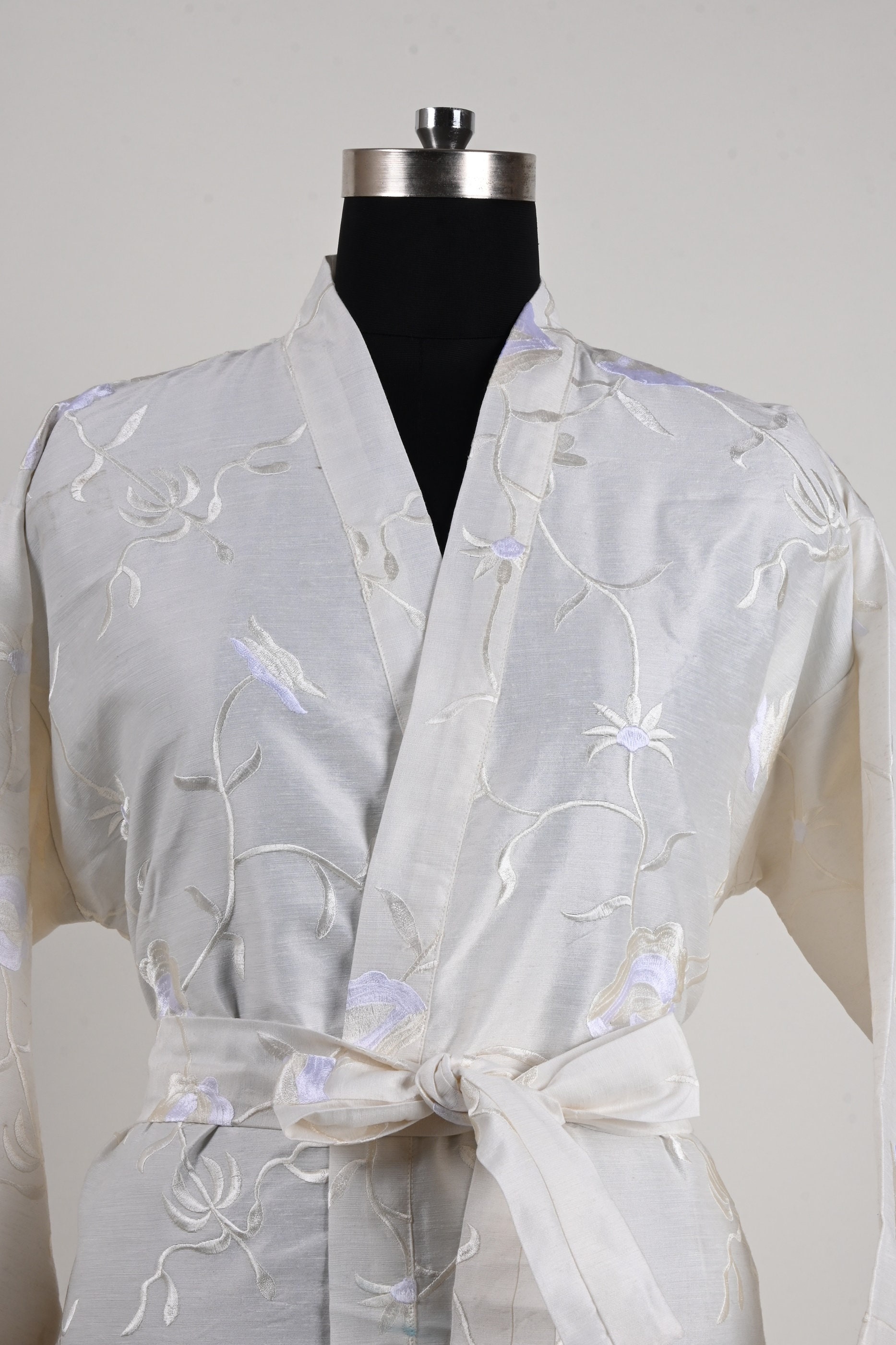 Chinese Silk Robe, Embroidered for Men, Dressing Gown Chinese Silk Robe, Embroidered for Men, Dressing Gown