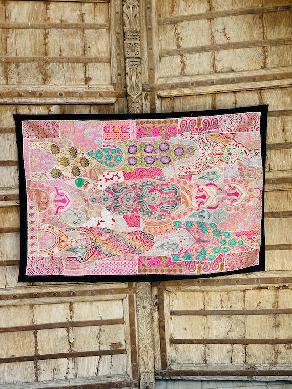 インドのタペストリー、マルチパッチワークビーズランナー、重厚な刺繍