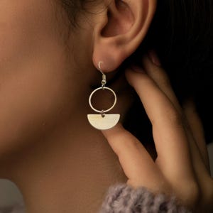 Halbmond Ohrringe, Halbmond und Kreis Ohrringe, Halbkreis Ohrringe, Geometrische Ohrringe, Moderne Boho Ohrringe, Minimalistische Ohrringe