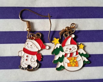 Ungleiche Schneemann Ohrringe