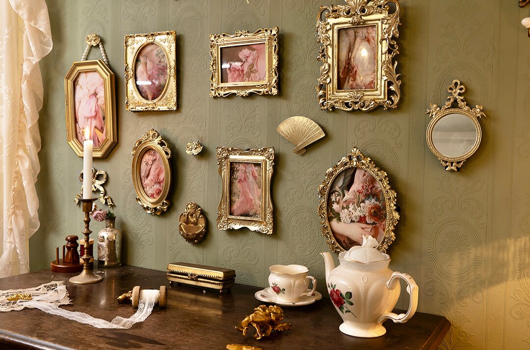 Gold Victorian Style Photo Frame Antique Style Pic Photograph Frame