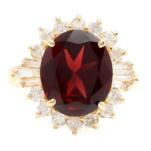 9.60 Carats Impressive Red Garnet and Natural Diamond 14K Yellow Gold Ring
