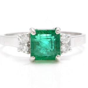 2.25 Karaat Natuurlijke Smaragd en Diamant 14K Massief Wit Goud Ring