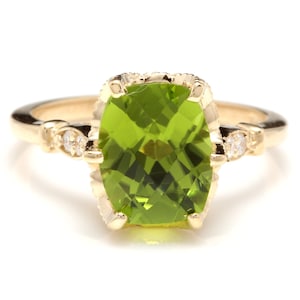 3.00 Carats Impressive Natural Peridot and Diamond 14K Yellow Gold Ring