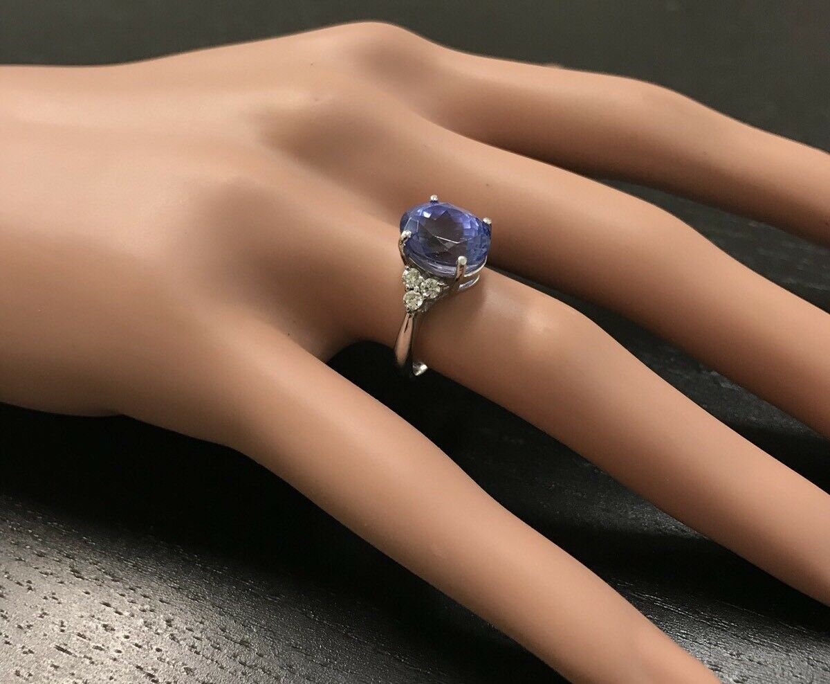 3.85 Carats Natural Very Nice Looking Tanzanite and Diamond 14K