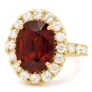 Anello in oro giallo 14 carati con granato rosso naturale da 9,40 carati e diamante