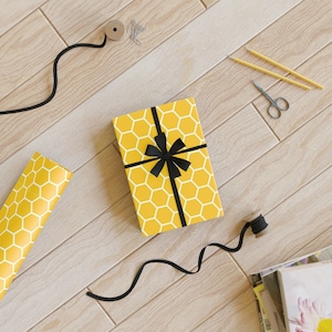 Bee Hive Gift Wrapping Paper Rolls,1pc - Birthday Wrapping paper, Gift Wrapping paper, Anniversary wrapping paper