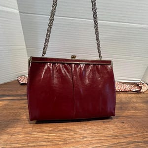 Bolso de mano vintage de piel sintética burdeos / Elegante bolso cruzado con detalles dorados y cadena / Bolso formal de moda para uso diario para mujer