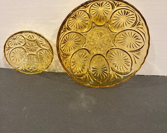 Vintage Anchor Hocking Medallion Honey Gold Chip & Dip Bowl – 1960s Amber Glass Starburst Pattern, Oven-Safe Serving Dish