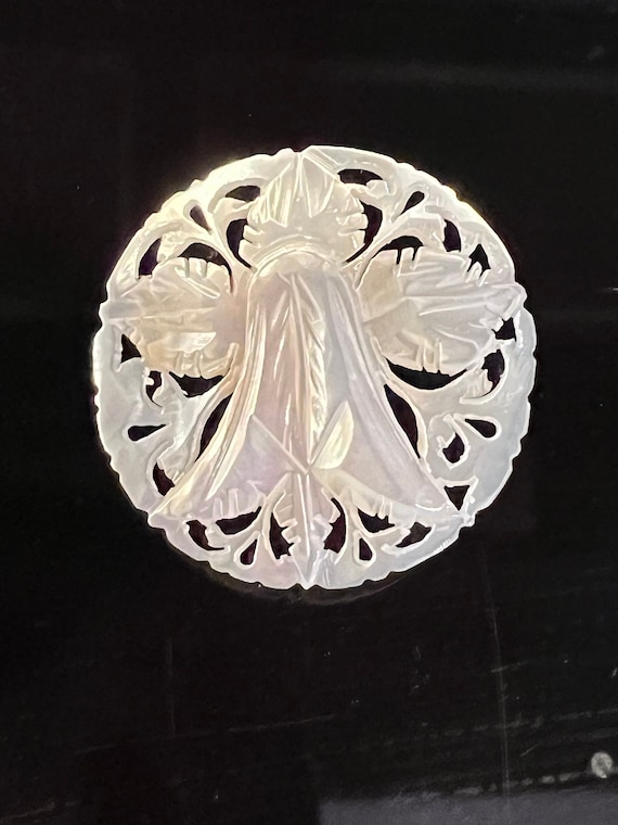 Bethlehem Carved Mother Of Pearl Pin Oval Brooch L