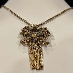 Vintage Gold Tone Tassel Brooch/Pendant Antique Victorian Tassel Jewelry Coat Pin for Classic Hollywood Glam Chic Style Brooch Pendant