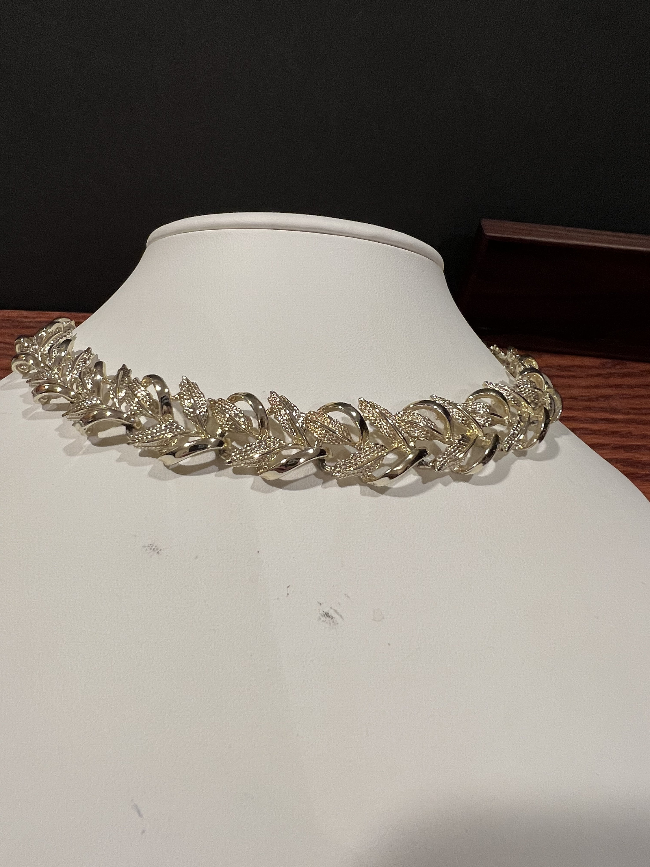 ■VINTAGE HOLLYWOOD■ Twist Leaf Chain Necklace VH2379NE007B il_1080xN.2593399841_js15.jpg