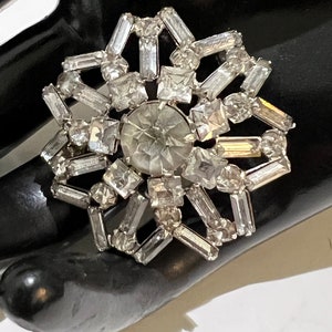 Vintage Round Sparkling Clear Rhinestone Brooch Baguette Bar Round Stones Pin Silver Tone Scarf Pin Brooch Lapel