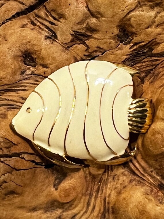 Vintage Monet Cream Gold Tone Fish Enamel Brooch … - image 1