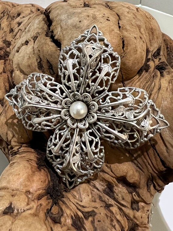 Elegant Silver Floral Brooch with Pearl Center Silver Lotus Brooch – Hand Embroidered Crystal Beaded Pin  main image 4