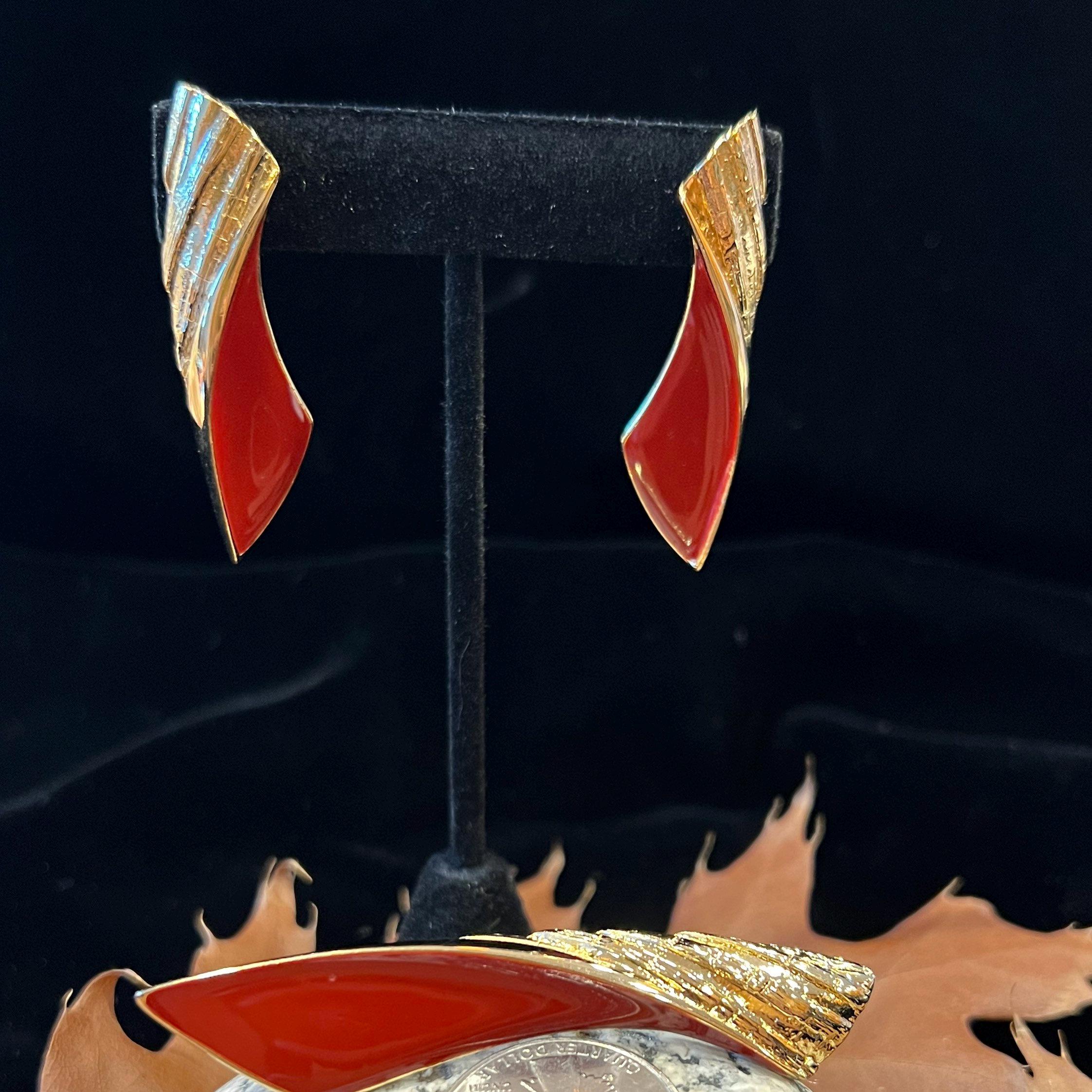 Red Ribbon Broche Vintage 1950s Trifari Red Ribbon Brooch & Clip Earrings Set – Signed ...
