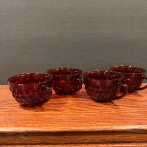 Anchor Hocking Royal Ruby Red Bubble Glass Cup – Vintage 1934-1965, Bubble Ruby Pattern, Retro Drinkware, Mid-Century Barware