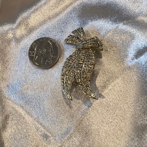 Vintage Gerry&#39;s Feathers Brooch Pin | Signed Coat/Scarf Accent | Unique Feather Design | Collectible Fashion Jewelry