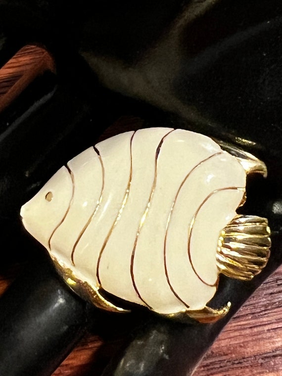 Vintage Monet Cream Gold Tone Fish Enamel Brooch … - image 7