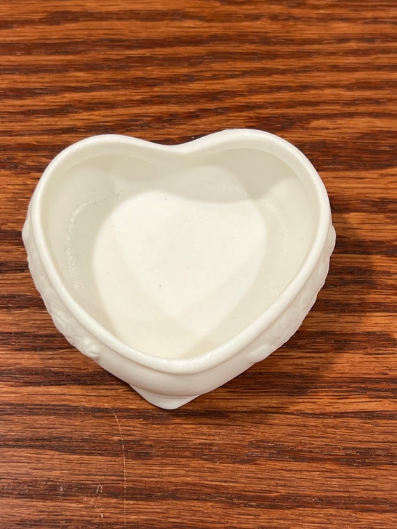 Enchanting White Ceramic Heart Cherub Cupid Jewel… - image 8