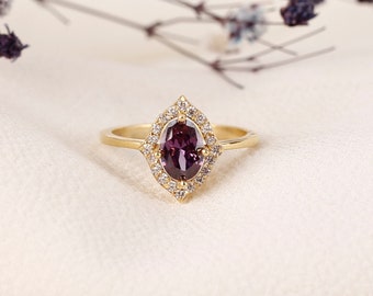 Oval Cut Amethyst Ring, Amethyst Wedding Ring, Solid Gold Amethyst Ring, 14k Amethyst Promise Ring, Anniversary Ring, Mothers Day