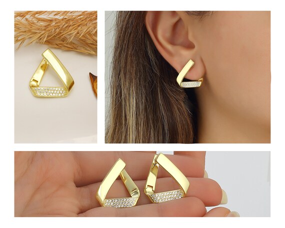ピアス [BLACKMUSE] Glam gold tone triangle Earrings 14K Triangle Earrings, 18K Triangle Hoop Earrings, Geometric