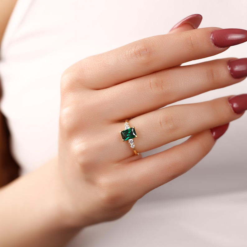 14k Gold Octagon Cut Emerald Ring 18k Emerald Engagement Ring Solid Gold Ring Engagement Gift For Her Ring For Mom Mothers Day imagem 2