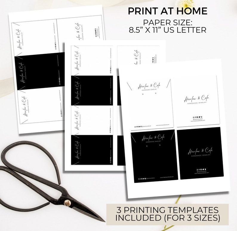 Peut inclure: Mod&egrave;le imprimable pour l'emballage de bijoux. Trois tailles de cartes noires et blanches avec le texte "Harlow & Co. Bijoux faits main" et un graphique d'un collier. Le texte "IMPRIMER &Agrave; LA MAISON" et "FORMAT DU PAPIER : 8,5" x 11" LETTRE US" est en haut de la page. Le texte "3 MOD&Egrave;LES D'IMPRESSION INCLUS (POUR 3 TAILLES)" est en bas de la page.