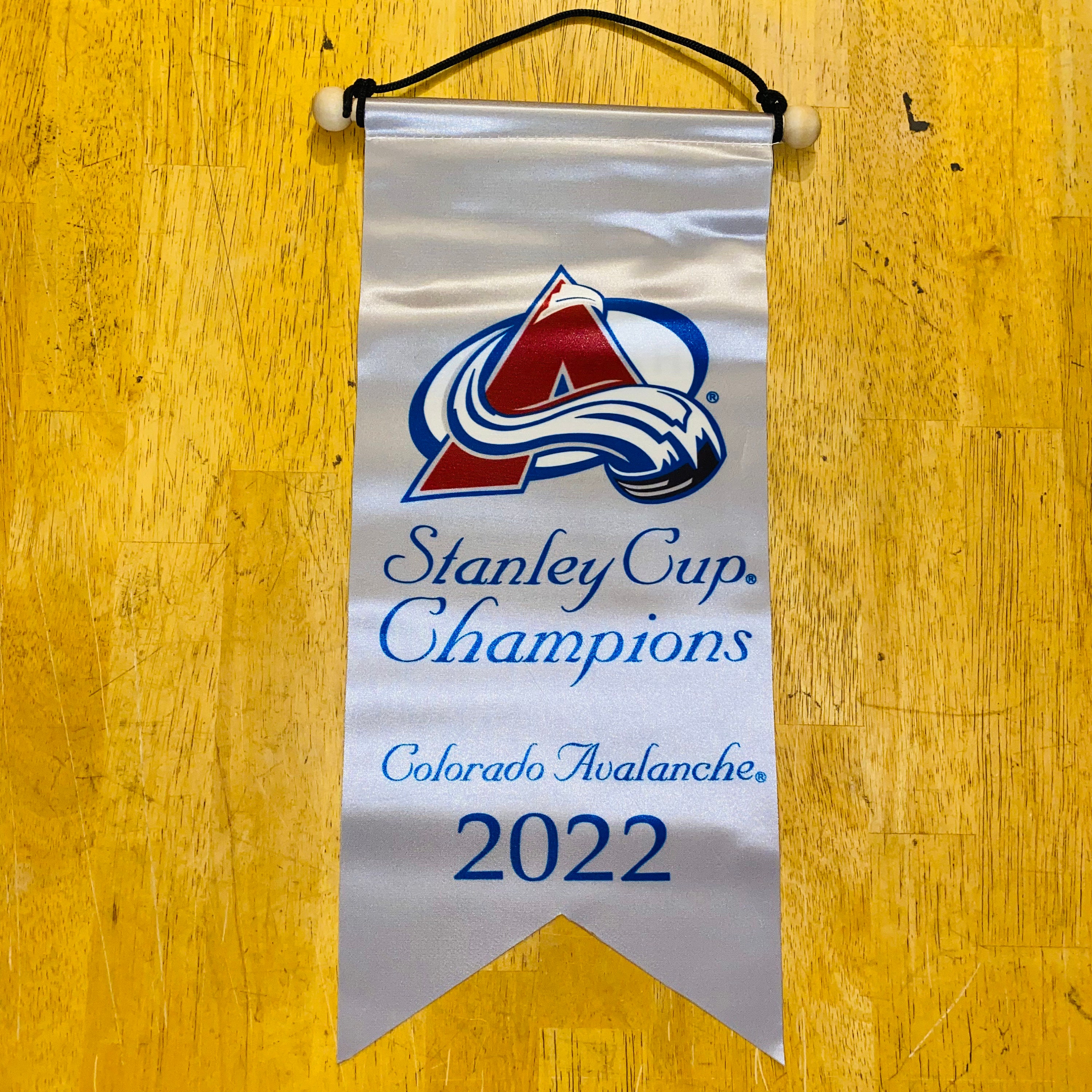 Avalanche raise their championship banner 