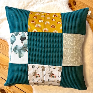 Kissen mit Stickerei aus deiner Kleidung Babykleidung | Erinnerungskissen | Minky Fleece | personalisiertes Patchworkkissen | eigene Kleider