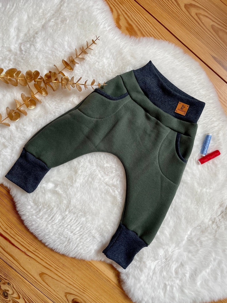 Pumphose Knickerbocker Baby Kinder grün Sweat flauschig handmade Hose Geschenk Mitwachshose Jogginghose Krippe Kindergarten Bild 1