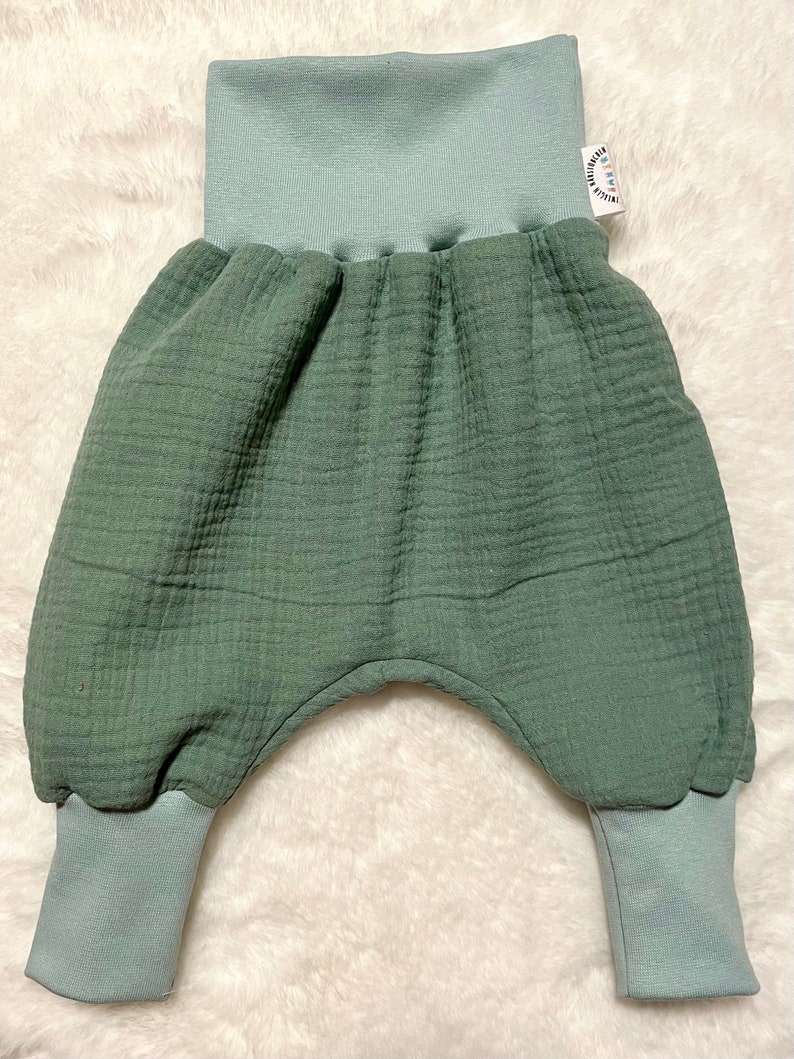 Musselin Hose 44-122 Pumphose Mitwachshose Baby Kinder Frühchen kurze Hose Frühling Frühjahr Sommer Mädchen Junge Bio-Baumwolle altgrün