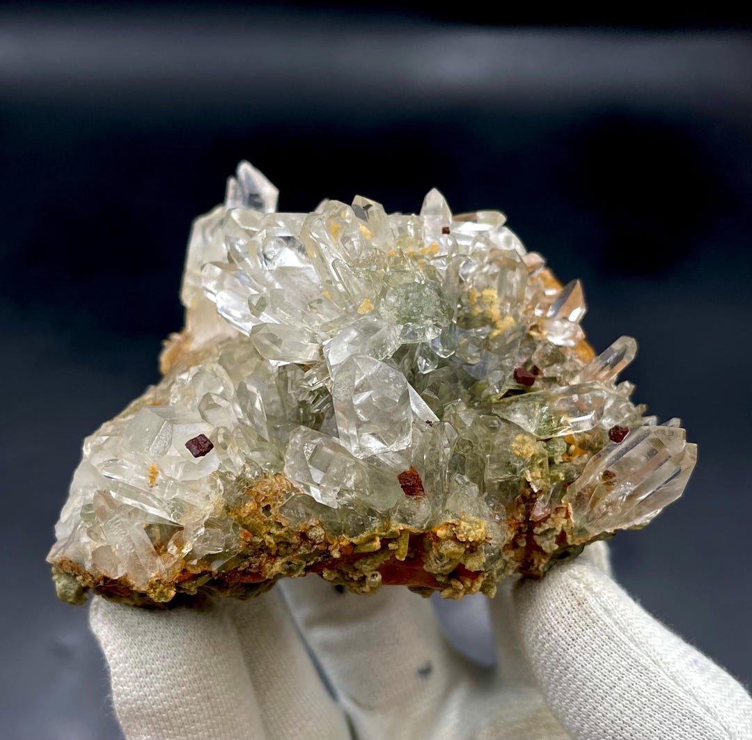 パキスタン、スカルドゥ渓谷産、シデライト入り水晶クラスター - Etsy 日本