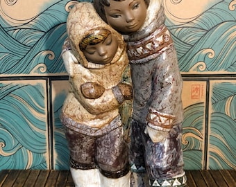 2038.3 ESKIMO BOY and GIRL Lladro