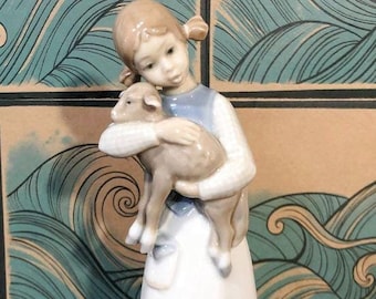 1010 GIRL with LAMB LLADRO