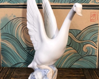 Lladro Endless Love Swan Porcelain Figurine. - Etsy