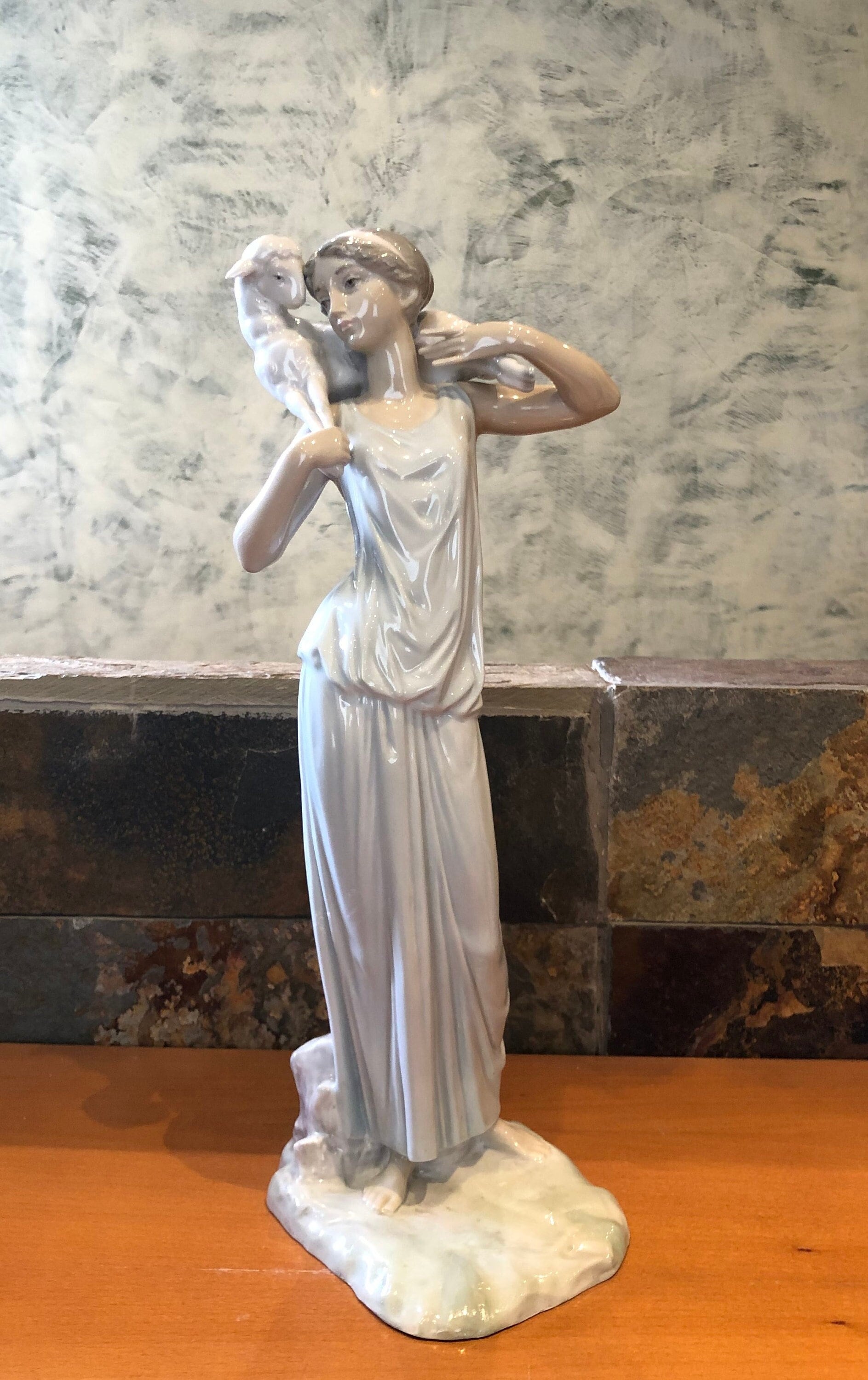 Very Rare 0343.13 GREEK SHEPHERDESS LLADRO - Etsy