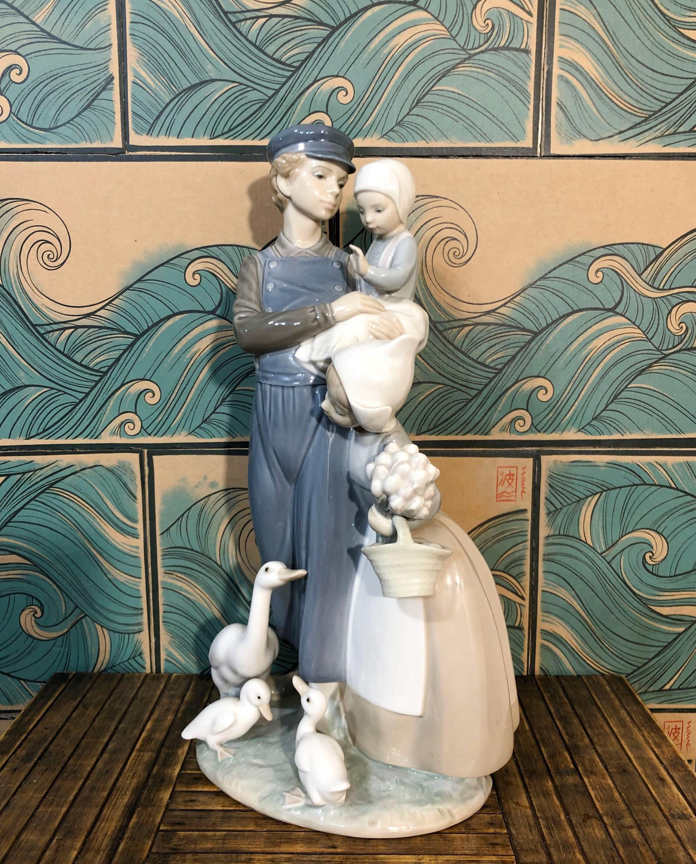 LLADRO ペンギンの愛　親子 “ Penguin love ” ＊廃盤 Penguin Love Lladro - 01008414 - Animals Lladro Figurines