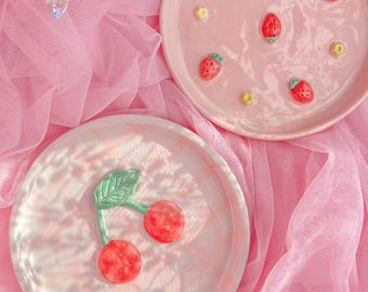 Personalisierte Schmuck Display Schale, Kirsche Erdbeer Schmuck Schmuckstück Display, Girly Cottagecore Keramik, niedliche Dessert Teller, kundenspezifische