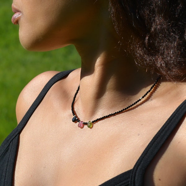 Collier fin en onyx noir et tourmaline | Collier ras le coup | Tourmaline naturelle | Tourmaline rose et verte | Argent sterling 925