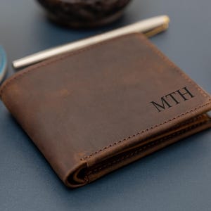 Cartera de cuero personalizada para hombre, regalo para aniversario, graduación, papá, novio, él, esposo, padre, billetera personalizada grabada a mano