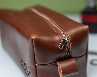 Personalized Leather Toiletry Bag, Engraving Men's Travel Dopp Kit, Personalized Groomsmen gift, Husband, Father, gifts for Dad