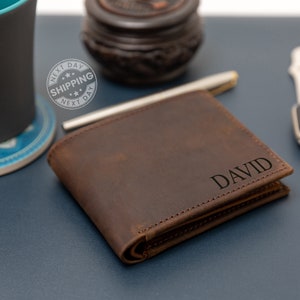 Cartera de cuero personalizada para hombre, billetera grabada, graduación, papá, novio, él, esposo, padre, billetera personalizada con escritura a mano grabada.