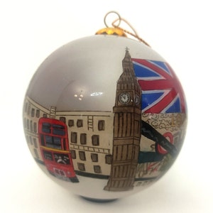 3.8" (L) London souvenir, Glass gift, hand-painted glass ball with view of London, Artistic bauble ornament, nostalgic london bus