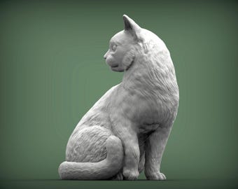 Op de afbeelding: Een witte kattenfiguur in zittende positie, met het hoofd naar links gedraaid. De vacht van de kat is getextureerd en de staart is om het lichaam gekruld. De achtergrond is effen, gedempt groen.